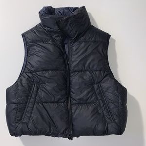 American Eagle Cropped Reversible Puffer Vest
